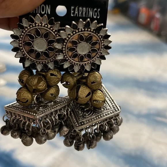 2 pairs of beautiful earrings - Picture 4 of 6